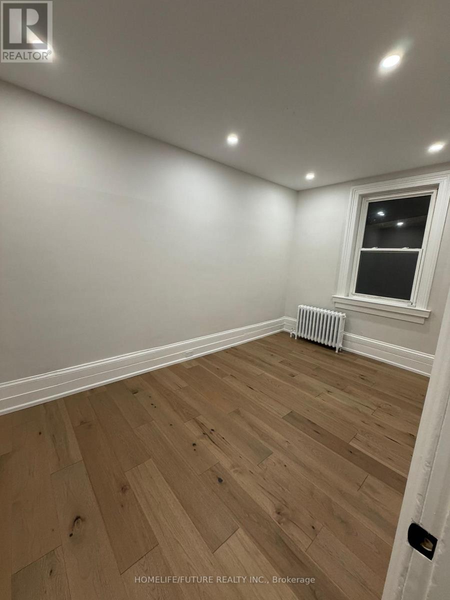 1 - 234 Lakeshore Road E, Oakville, Ontario  L6J 1H8 - Photo 3 - W13161668