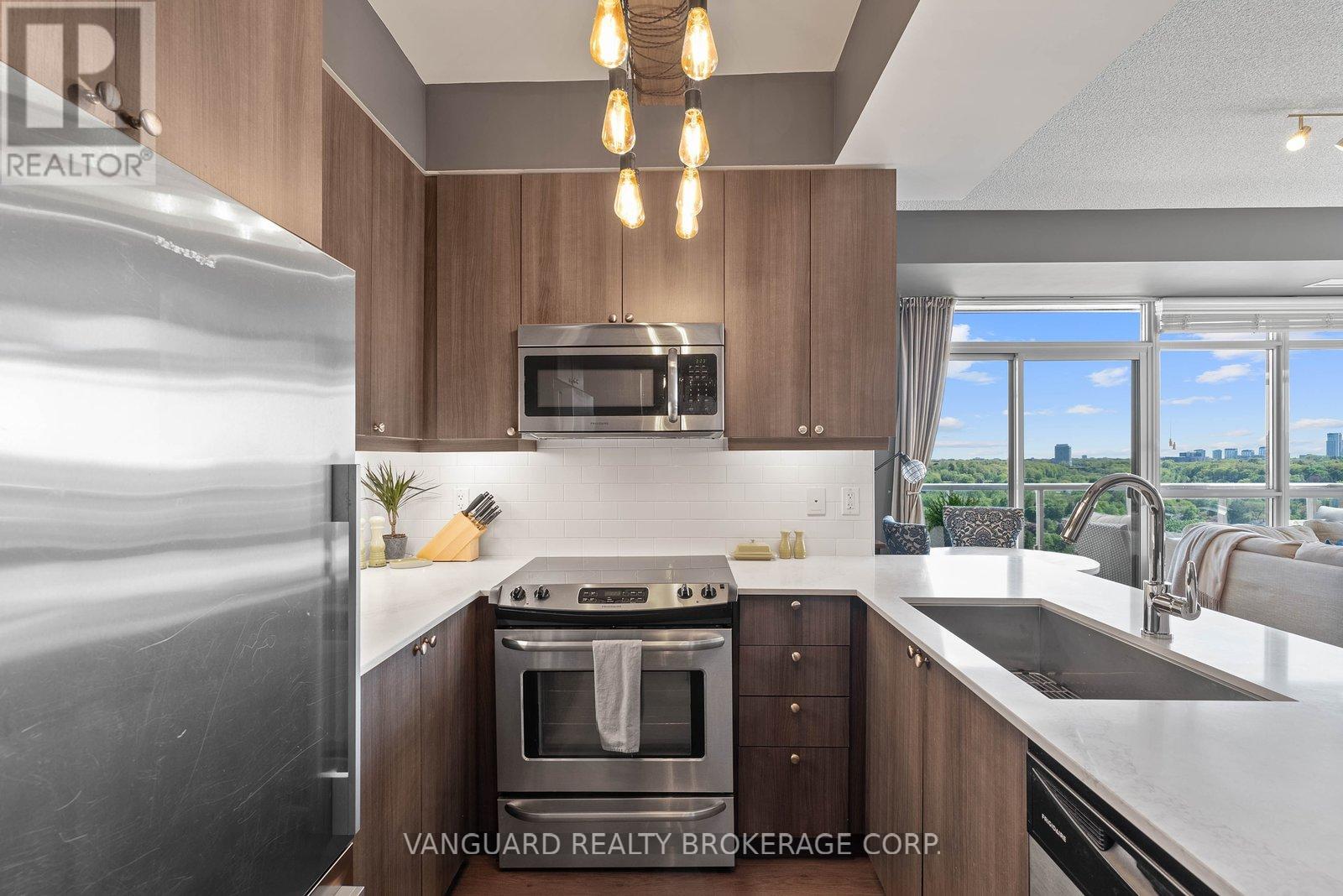 1404 - 25 Fontenay Court, Toronto, Ontario  M9A 0C4 - Photo 11 - W13161724