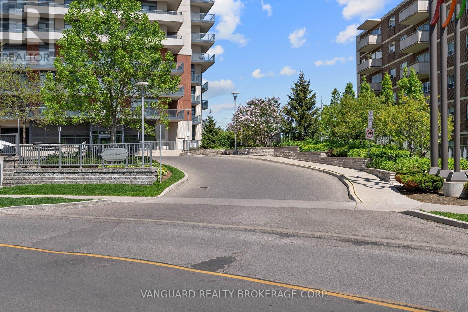 1404 - 25 Fontenay Court, Toronto, Ontario  M9A 0C4 - Photo 3 - W13161724