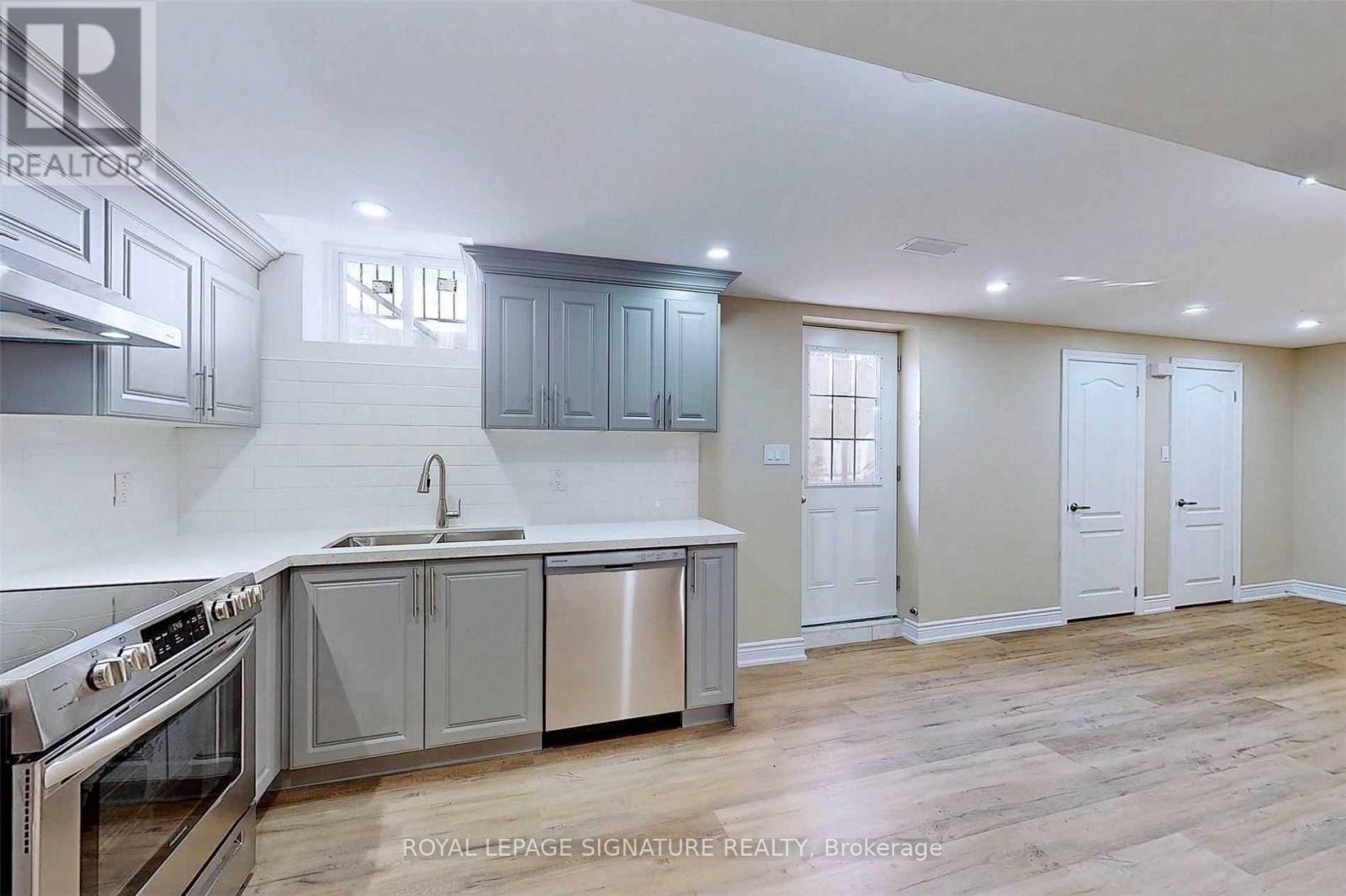6094 Prairie Circle, Mississauga, Ontario  L5N 5Z5 - Photo 6 - W13161922