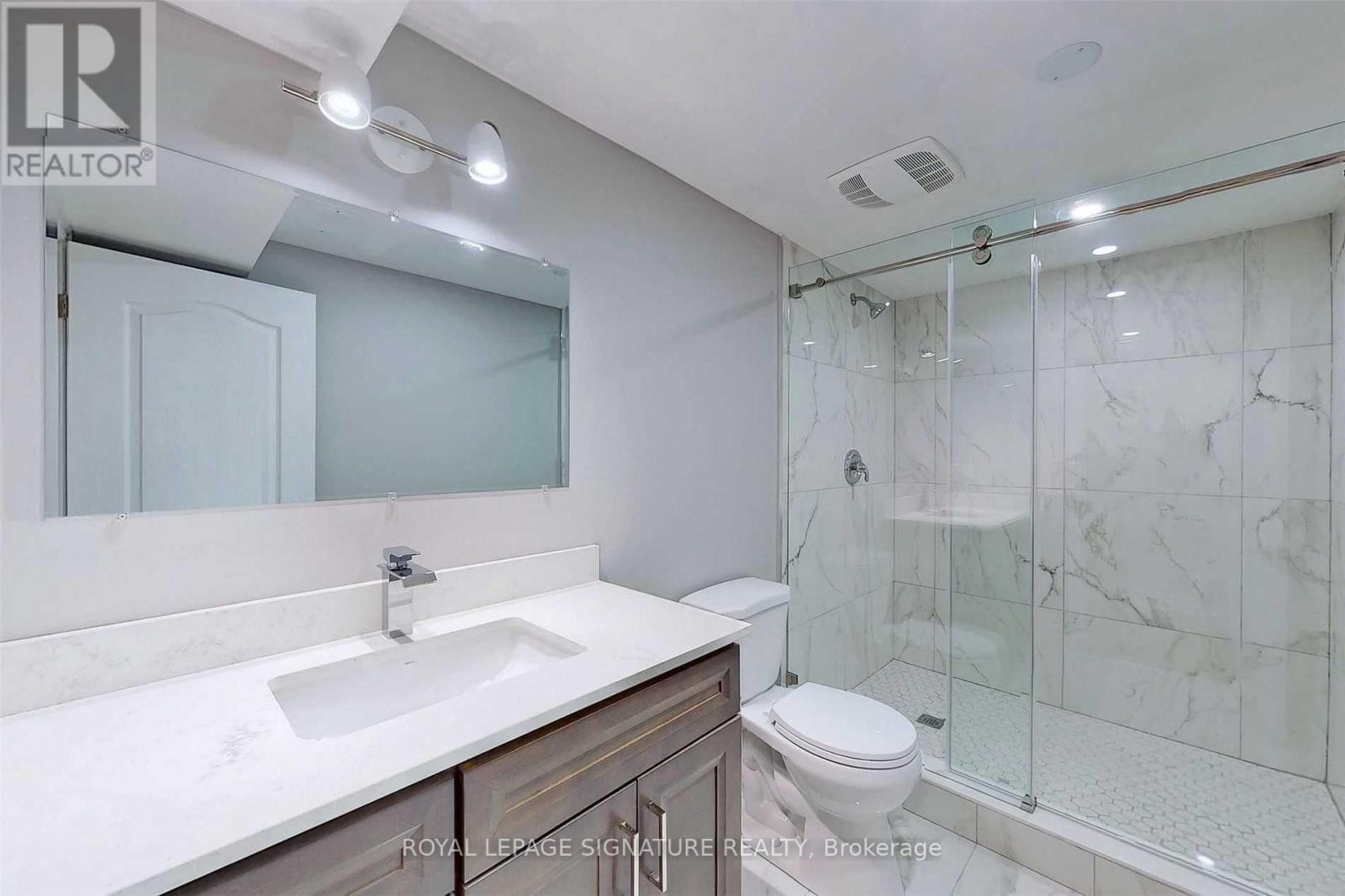 6094 Prairie Circle, Mississauga, Ontario  L5N 5Z5 - Photo 16 - W13161922