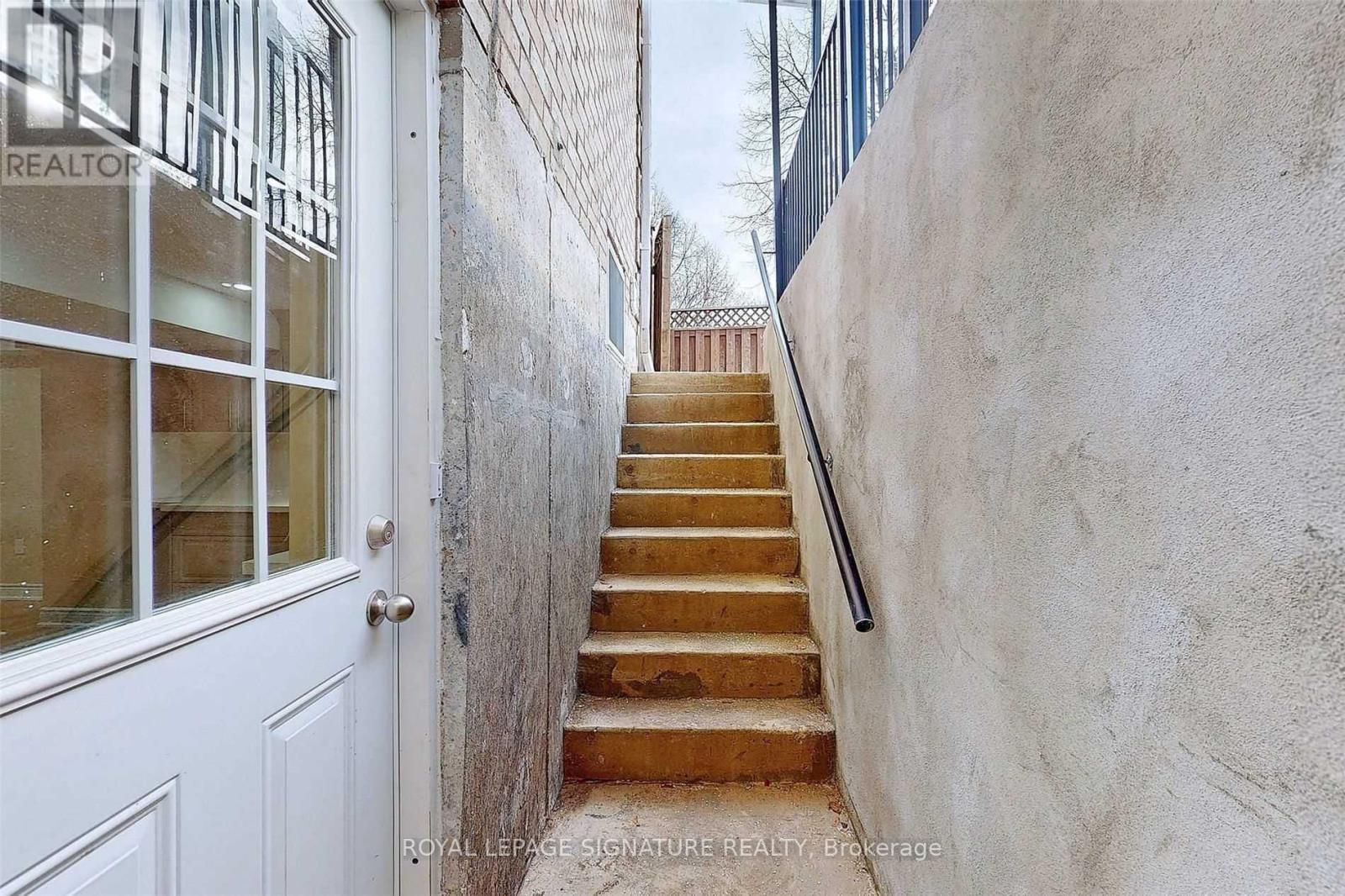 6094 Prairie Circle, Mississauga, Ontario  L5N 5Z5 - Photo 24 - W13161922