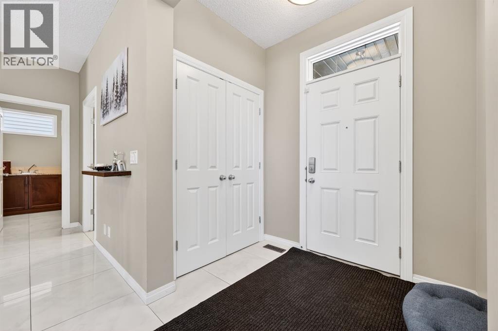 71 Walden Manor Se, Calgary, Alberta  T2X 0N1 - Photo 3 - A2312390