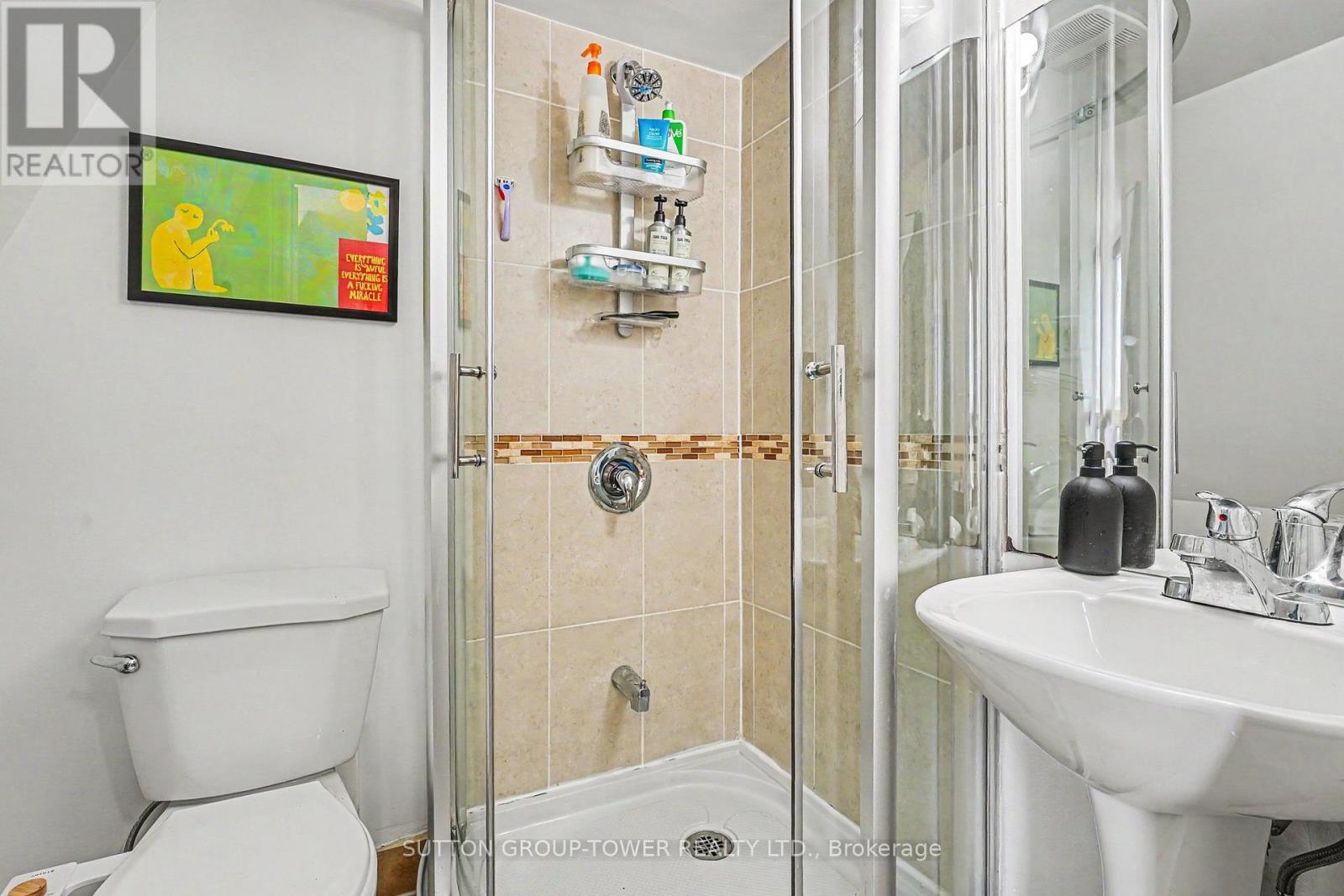 560 Indian Grove, Toronto, Ontario  M6P 2J4 - Photo 36 - W13163972