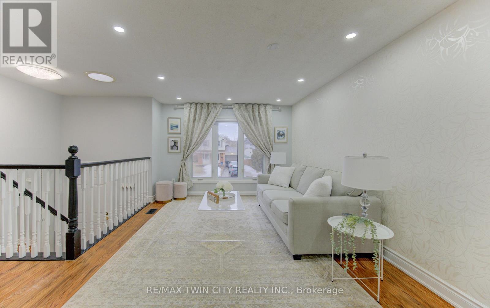 414 Woods Lane, Cambridge, Ontario  N3H 5J4 - Photo 6 - X12965542