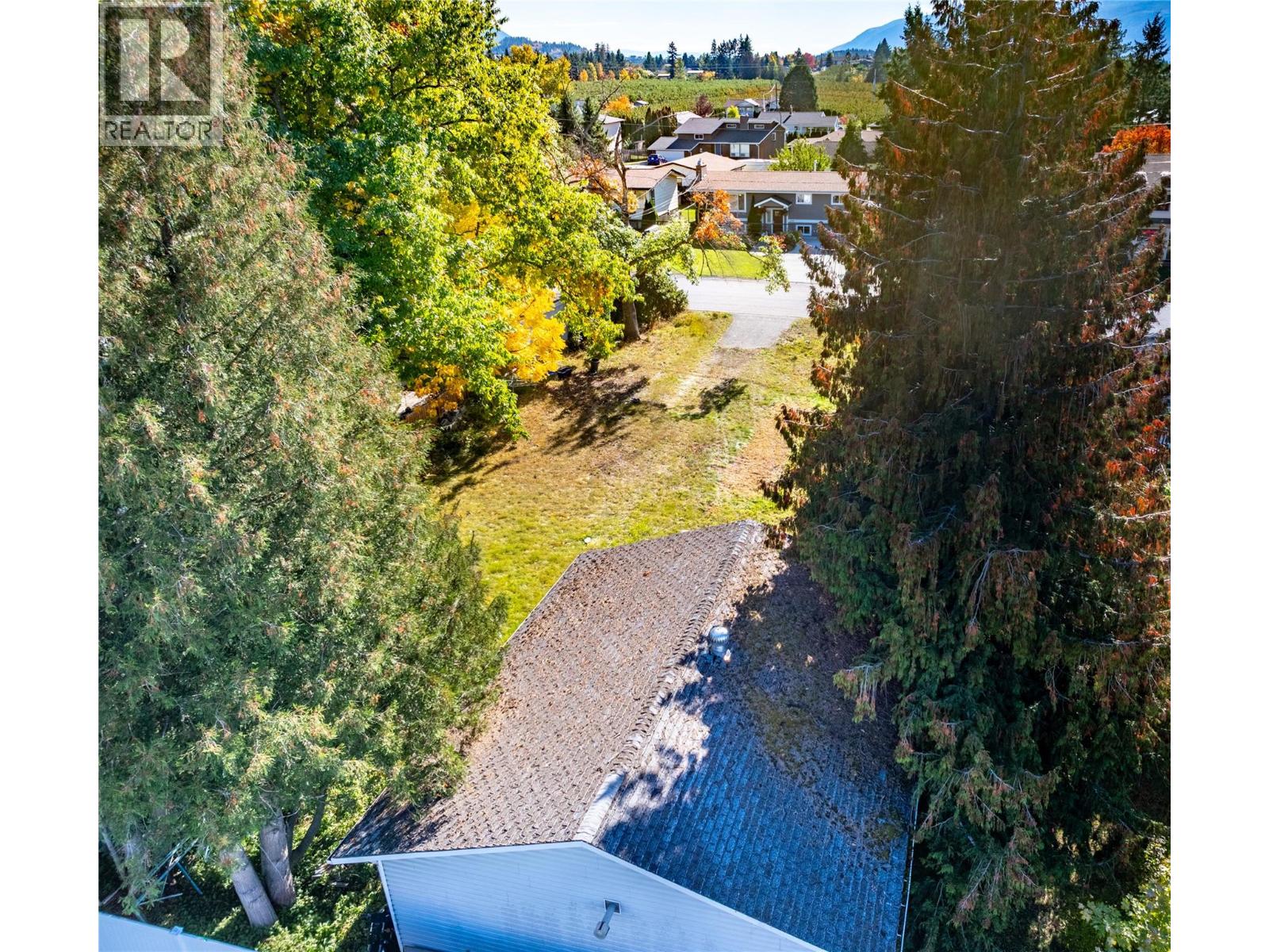 2104 Ash Street, Creston, British Columbia  V0B 1G0 - Photo 10 - 10388591