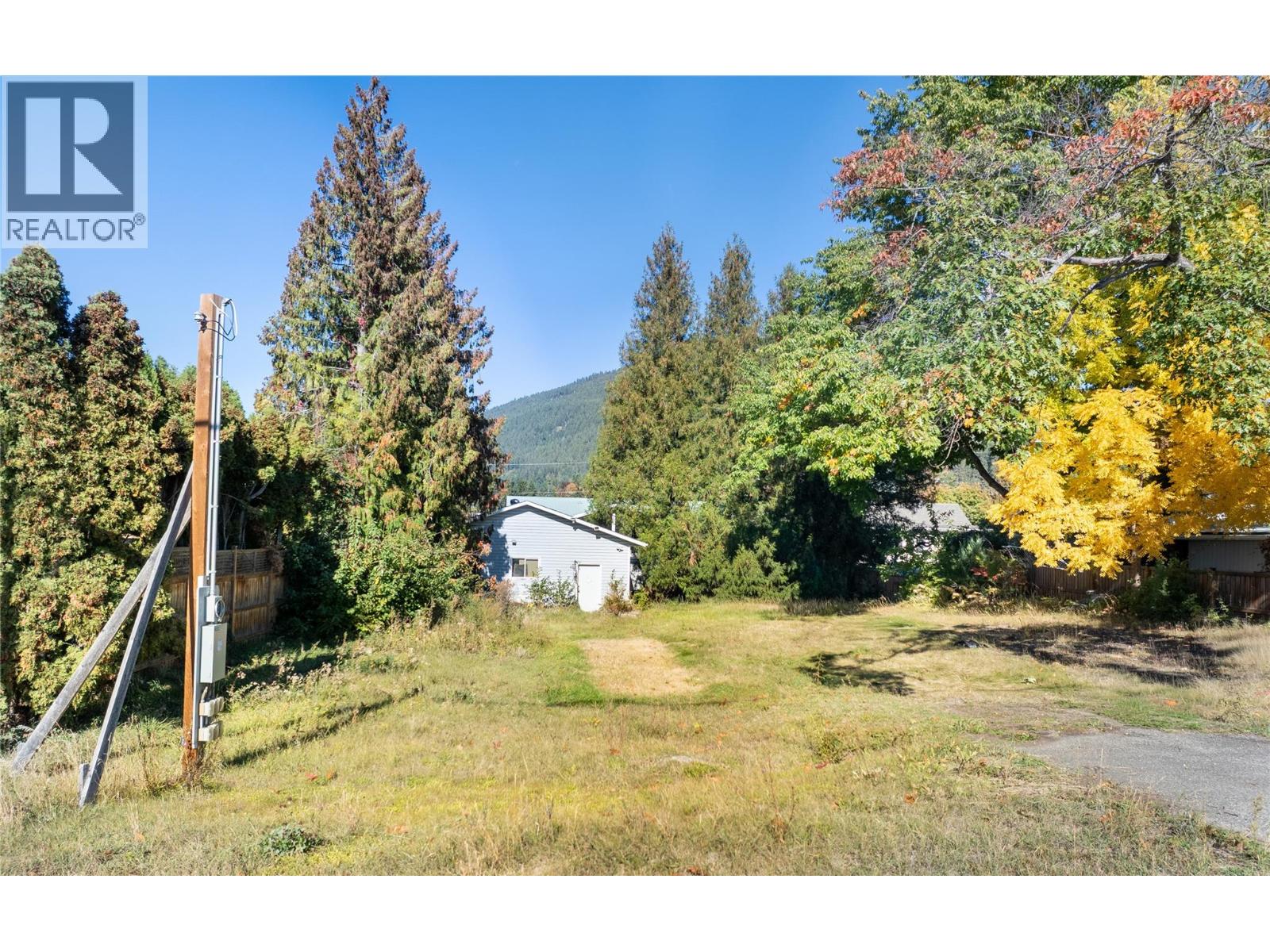 2104 Ash Street, Creston, British Columbia  V0B 1G0 - Photo 15 - 10388591