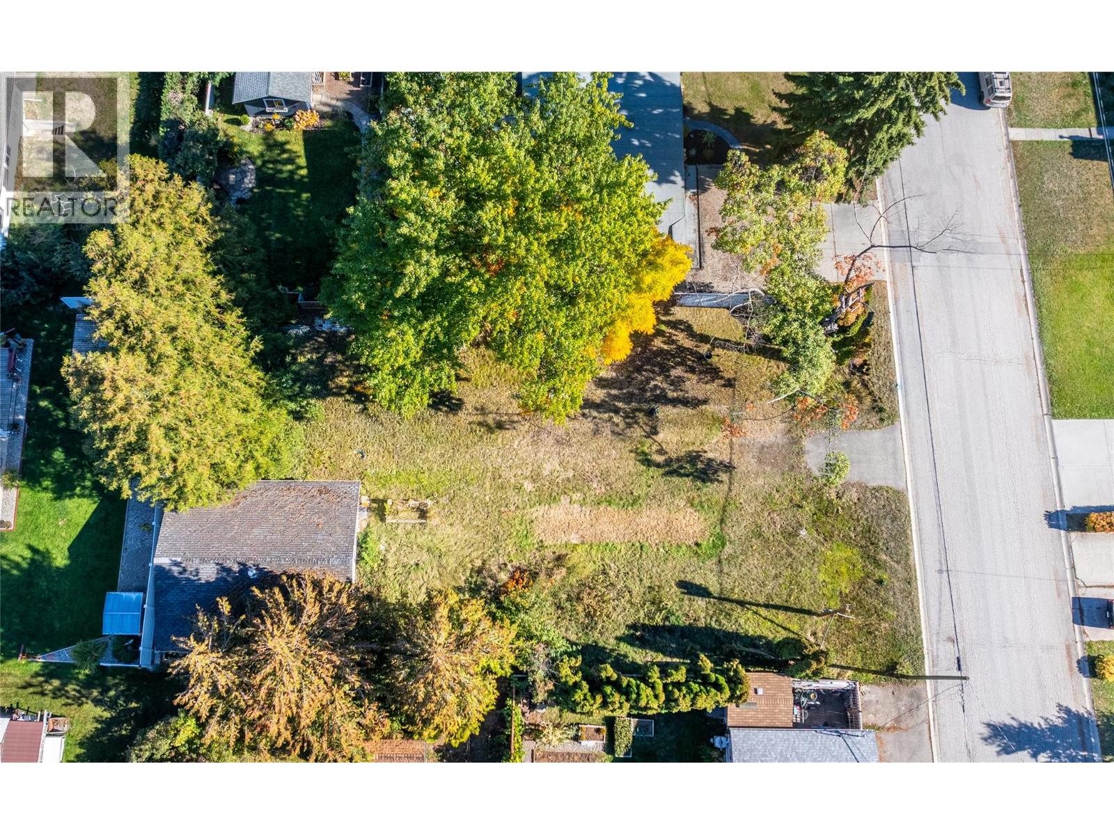 2104 Ash Street, Creston, British Columbia  V0B 1G0 - Photo 9 - 10388591