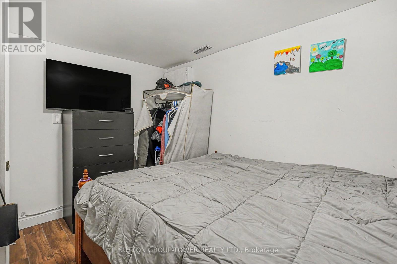 560 Indian Grove, Toronto, Ontario  M6P 2J4 - Photo 40 - W13163972