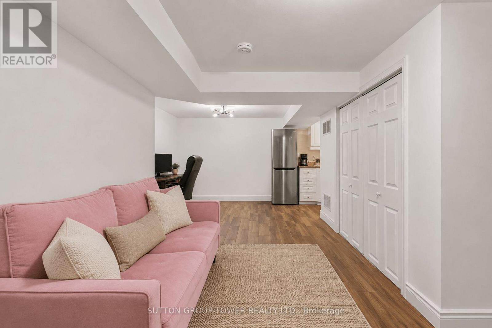 560 Indian Grove, Toronto, Ontario  M6P 2J4 - Photo 37 - W13163972