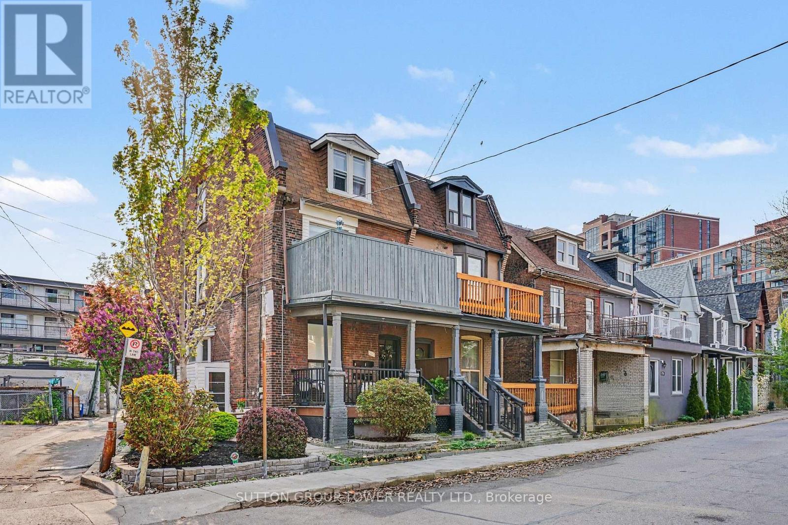 560 Indian Grove, Toronto, Ontario  M6P 2J4 - Photo 2 - W13163972