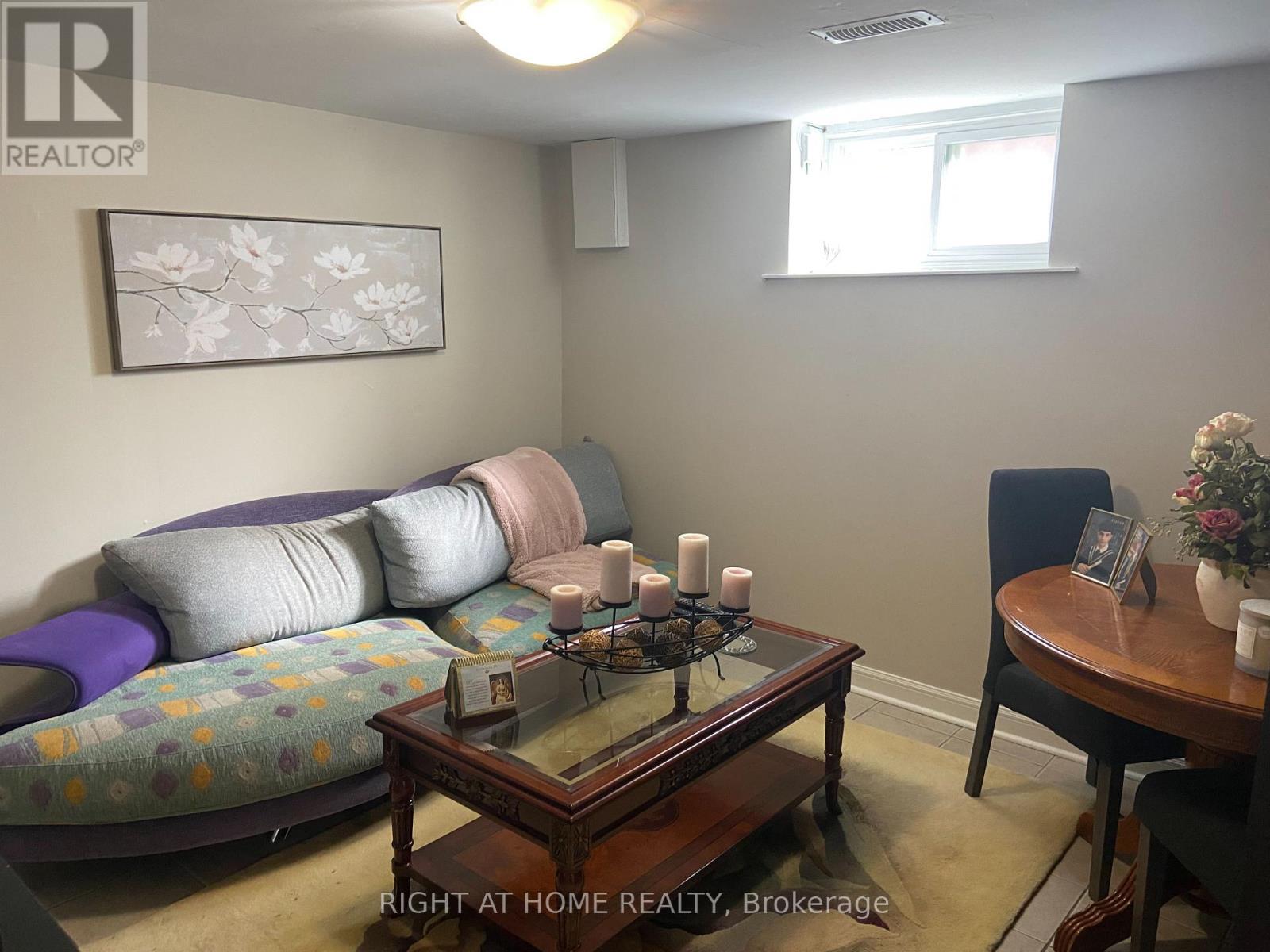 52 Emerson Street, Hamilton, Ontario  L8S 2X4 - Photo 4 - X13161618
