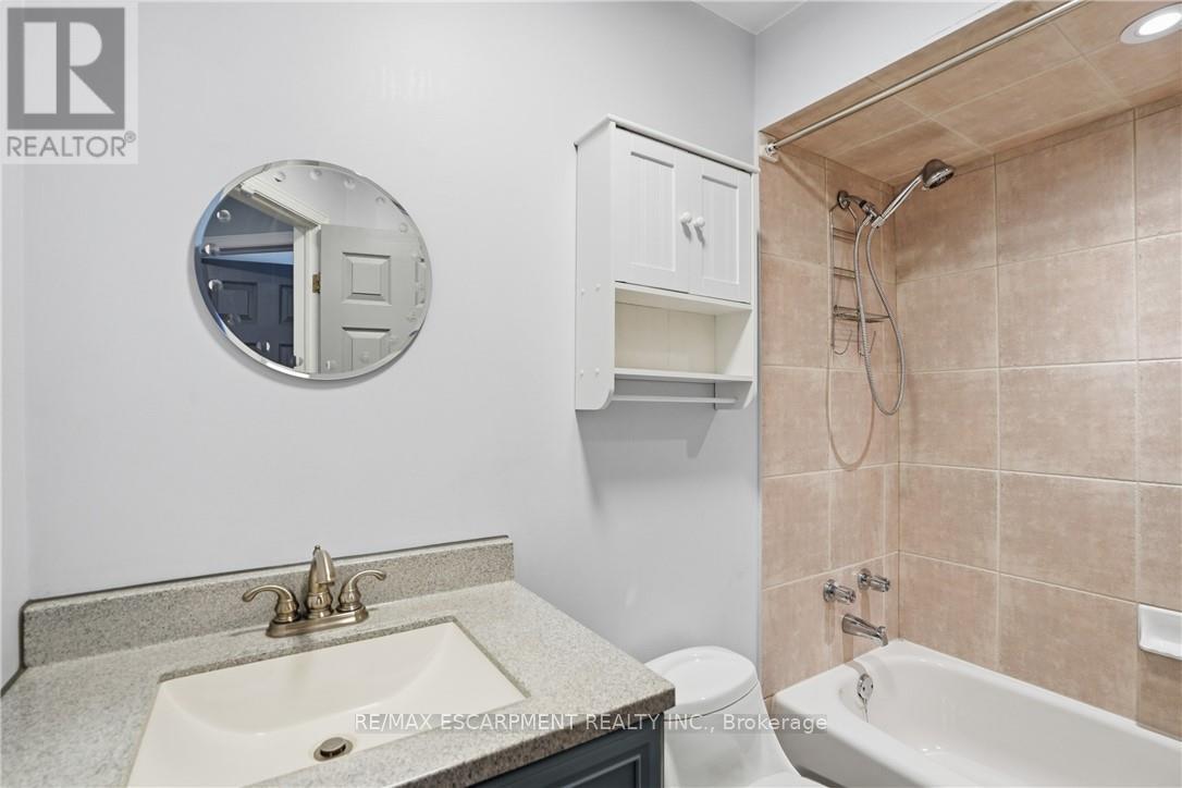 2 Amore Boulevard, Hamilton, Ontario  L9B 2V3 - Photo 17 - X13161726