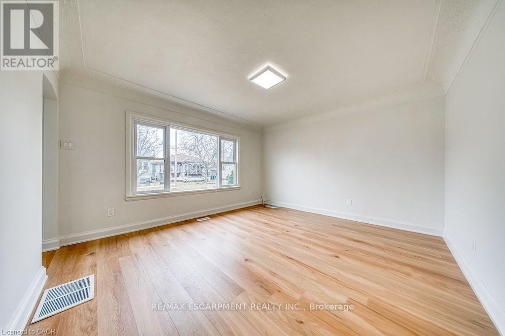 22 David Avenue, Hamilton, Ontario  L9A 3V1 - Photo 11 - X13161944