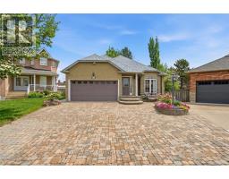 2 AMORE BOULEVARD, Hamilton, Ontario