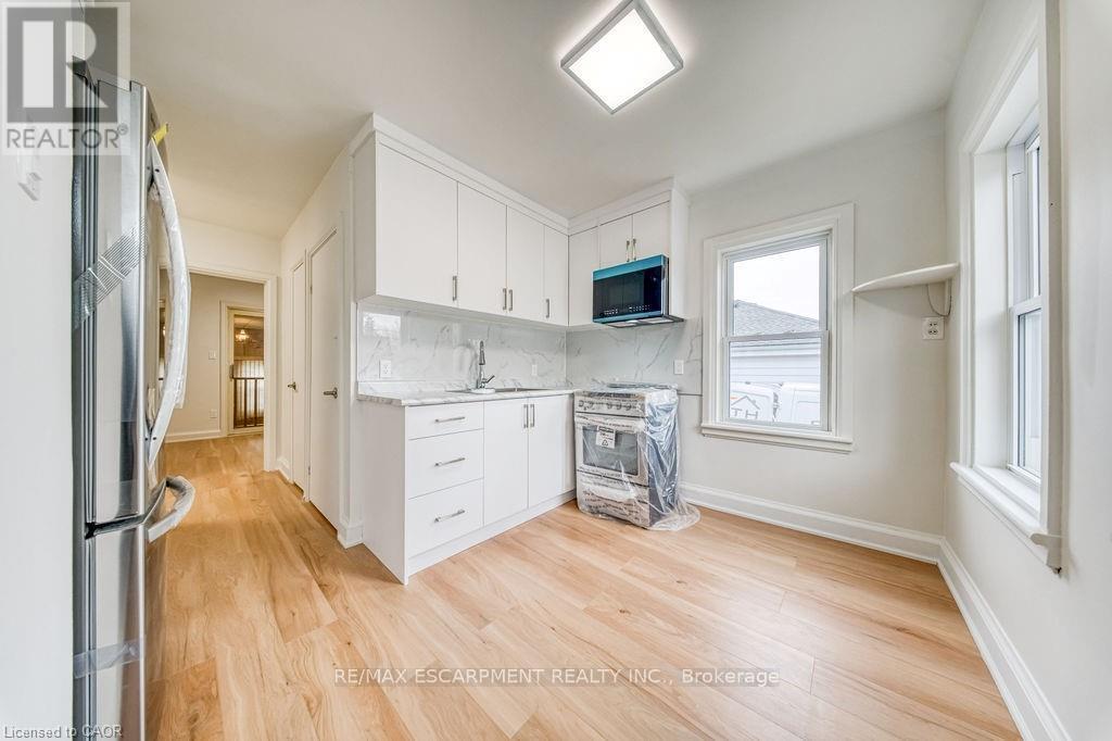 22 David Avenue, Hamilton, Ontario  L9A 3V1 - Photo 4 - X13161944