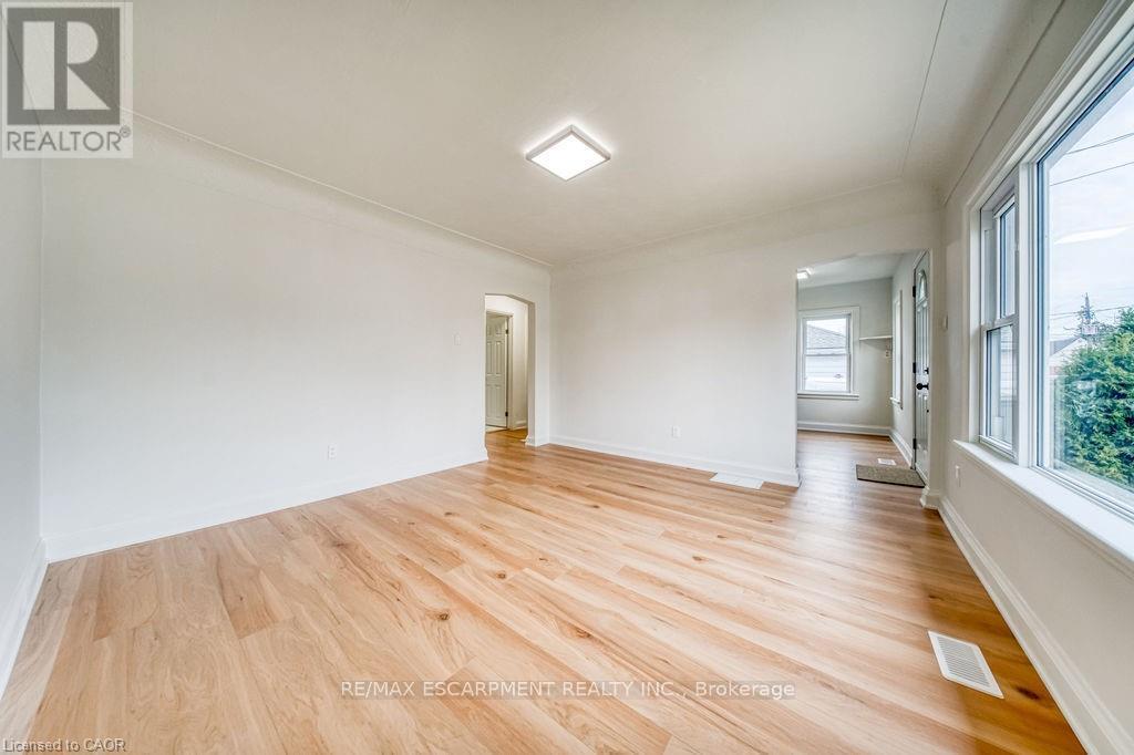 22 David Avenue, Hamilton, Ontario  L9A 3V1 - Photo 9 - X13161944