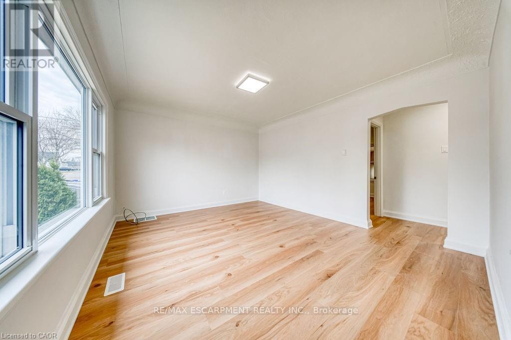 22 David Avenue, Hamilton, Ontario  L9A 3V1 - Photo 8 - X13161944