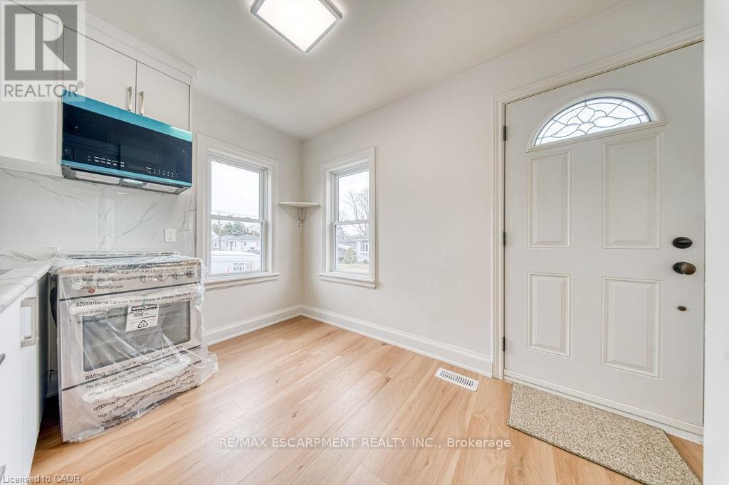 22 David Avenue, Hamilton, Ontario  L9A 3V1 - Photo 6 - X13161944
