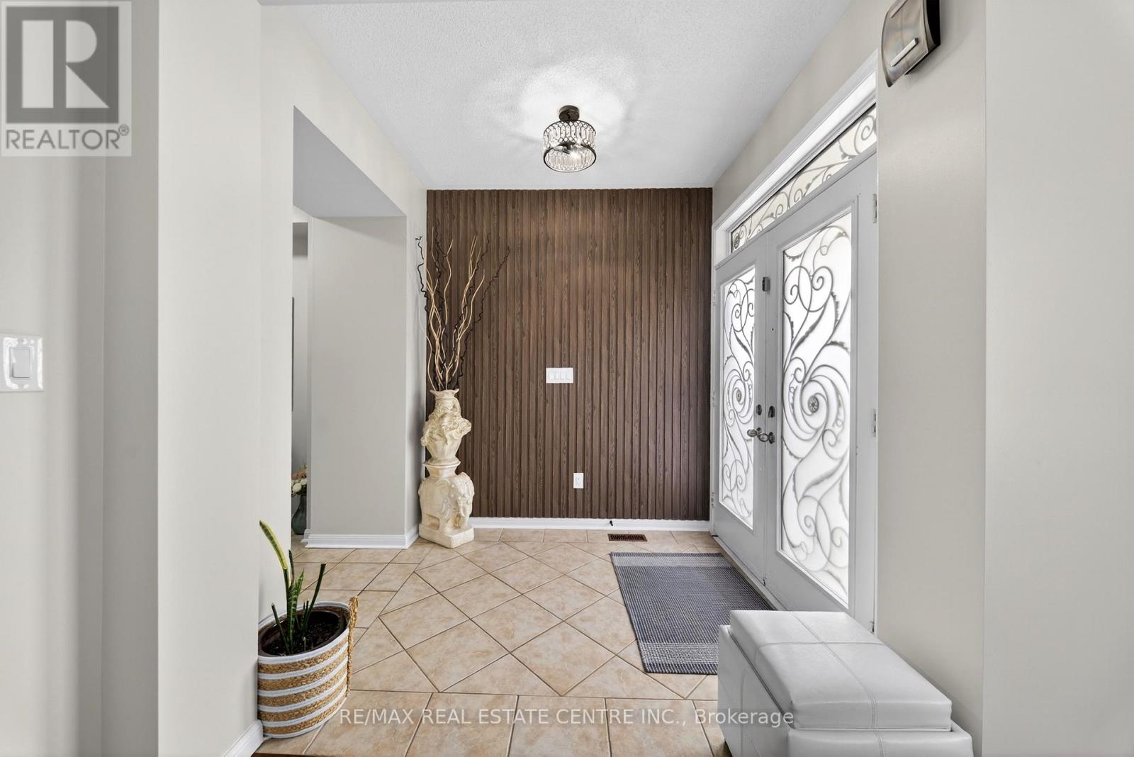207 Arthur Fach Drive, Cambridge, Ontario N1T 2G2 - Photo 6 - X13161996