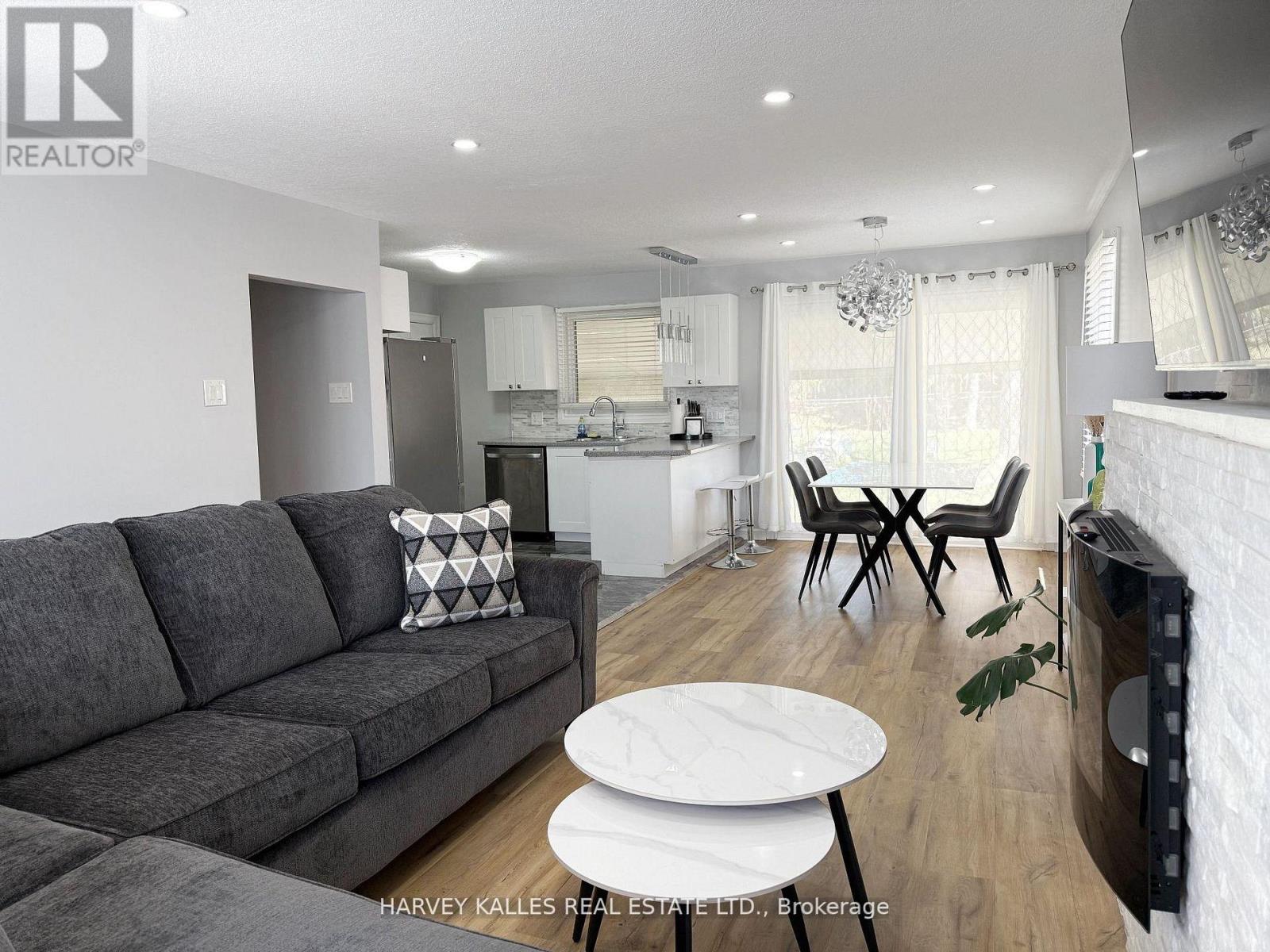 1330 Highbury Avenue N, London East, Ontario  N5Y 4W9 - Photo 2 - X13161730