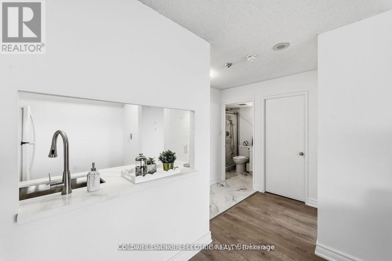 815 - 2550 Lawrence Avenue E, Toronto, Ontario  M1P 4Z3 - Photo 3 - E13164638