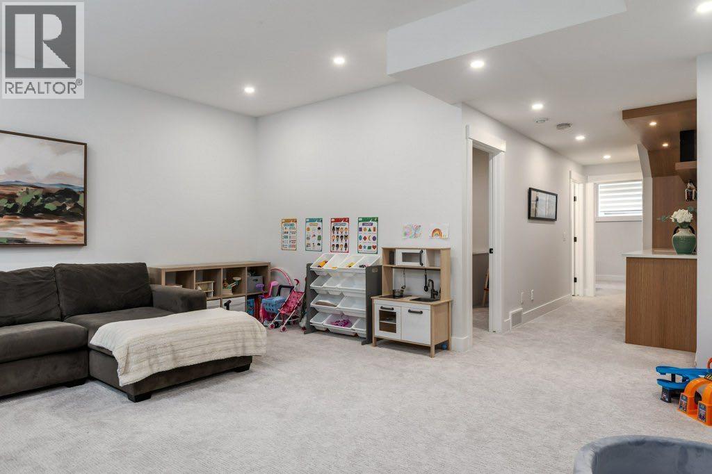 3010 26a Street Sw, Calgary, Alberta  T3E 2E1 - Photo 32 - A2307163
