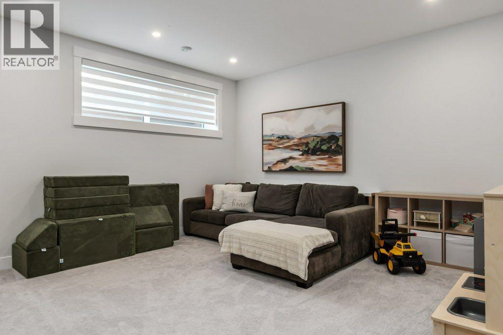 3010 26a Street Sw, Calgary, Alberta  T3E 2E1 - Photo 31 - A2307163
