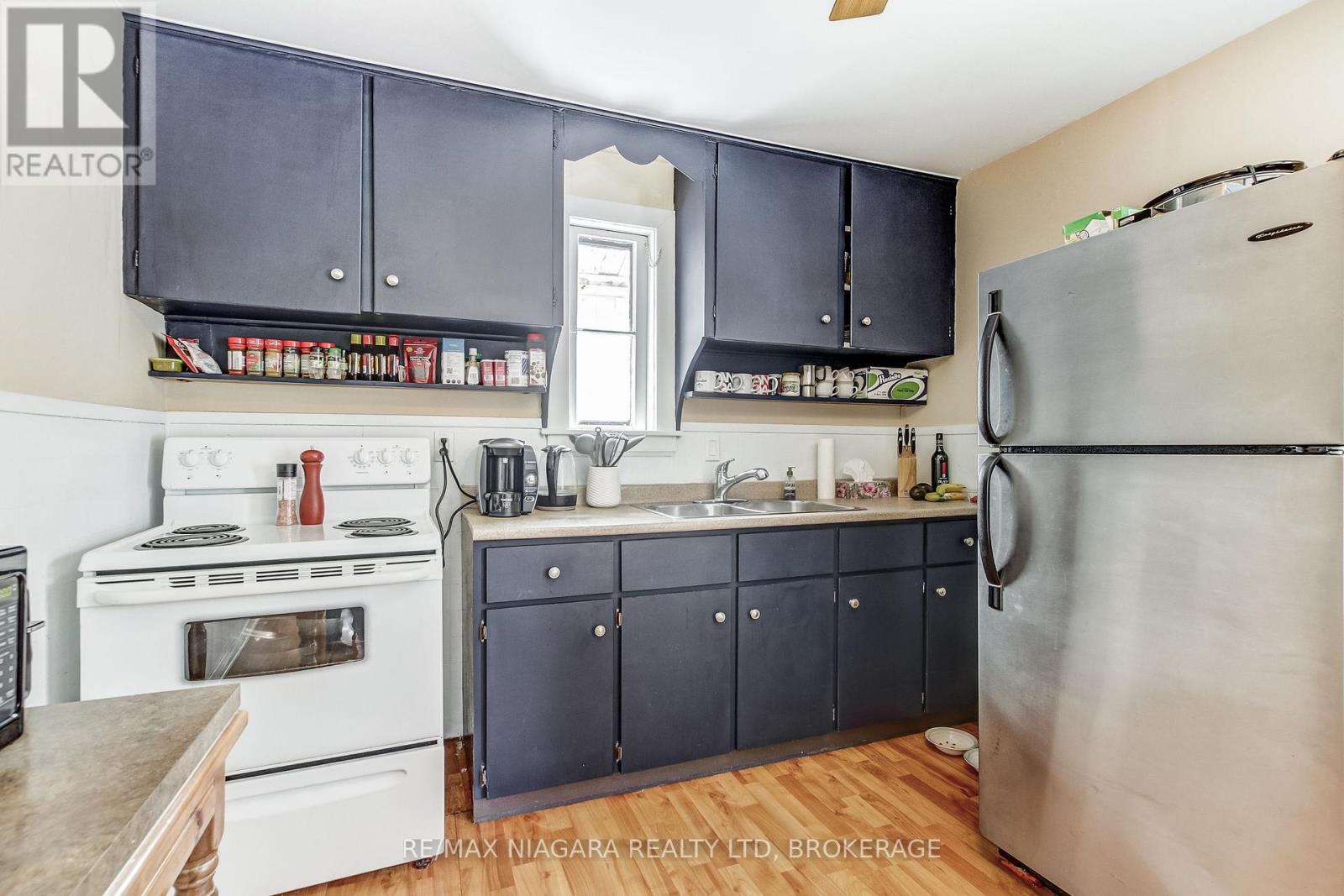 8 Catharine Street, Port Colborne (Sugarloaf), Ontario  L3K 4J6 - Photo 10 - X13164686