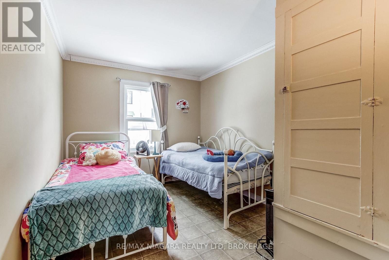 8 Catharine Street, Port Colborne (Sugarloaf), Ontario  L3K 4J6 - Photo 12 - X13164686
