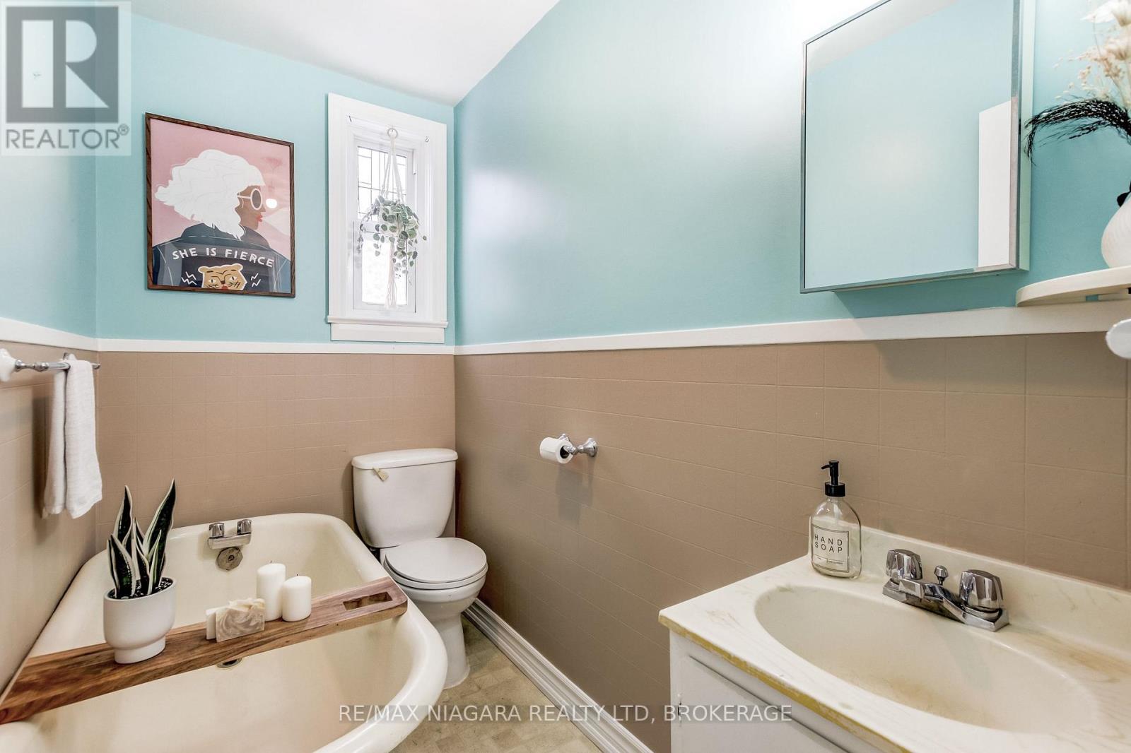 8 Catharine Street, Port Colborne (Sugarloaf), Ontario  L3K 4J6 - Photo 39 - X13164686