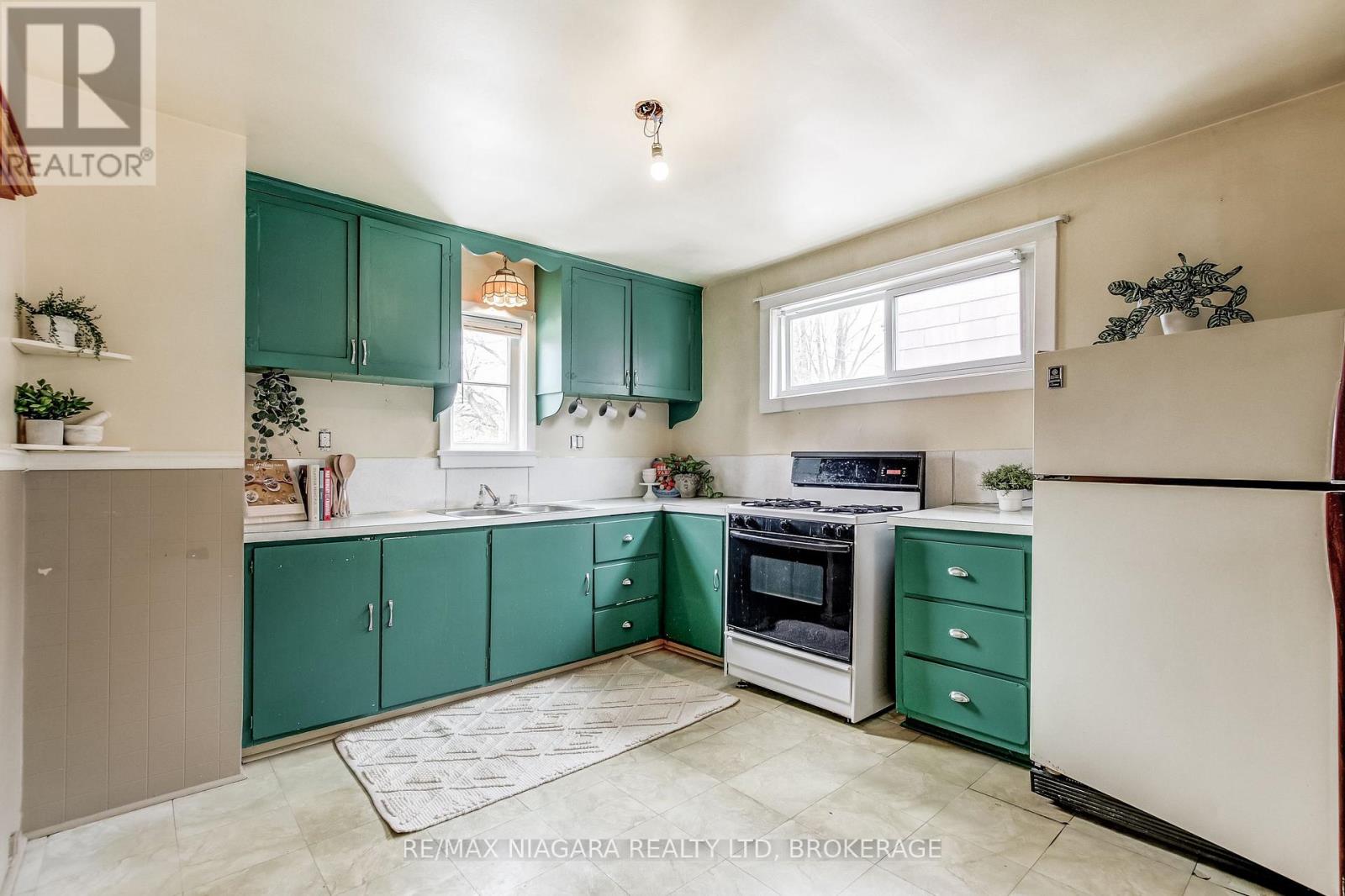 8 Catharine Street, Port Colborne (Sugarloaf), Ontario  L3K 4J6 - Photo 40 - X13164686