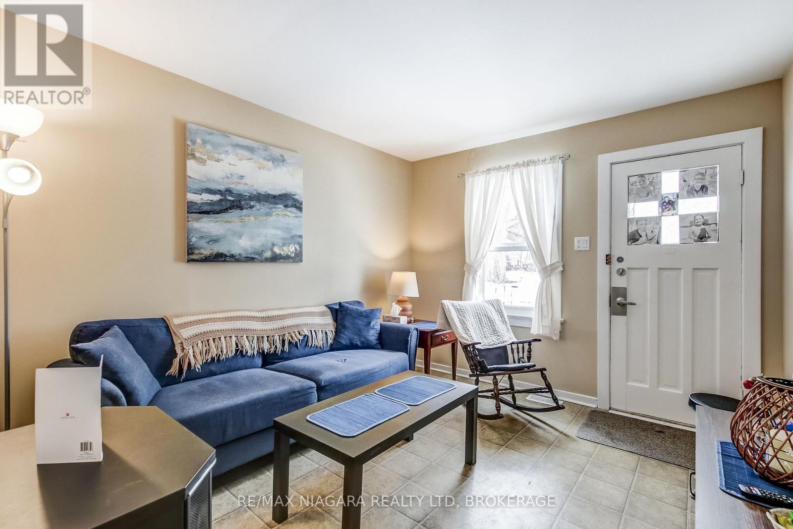 8 Catharine Street, Port Colborne (Sugarloaf), Ontario  L3K 4J6 - Photo 5 - X13164686