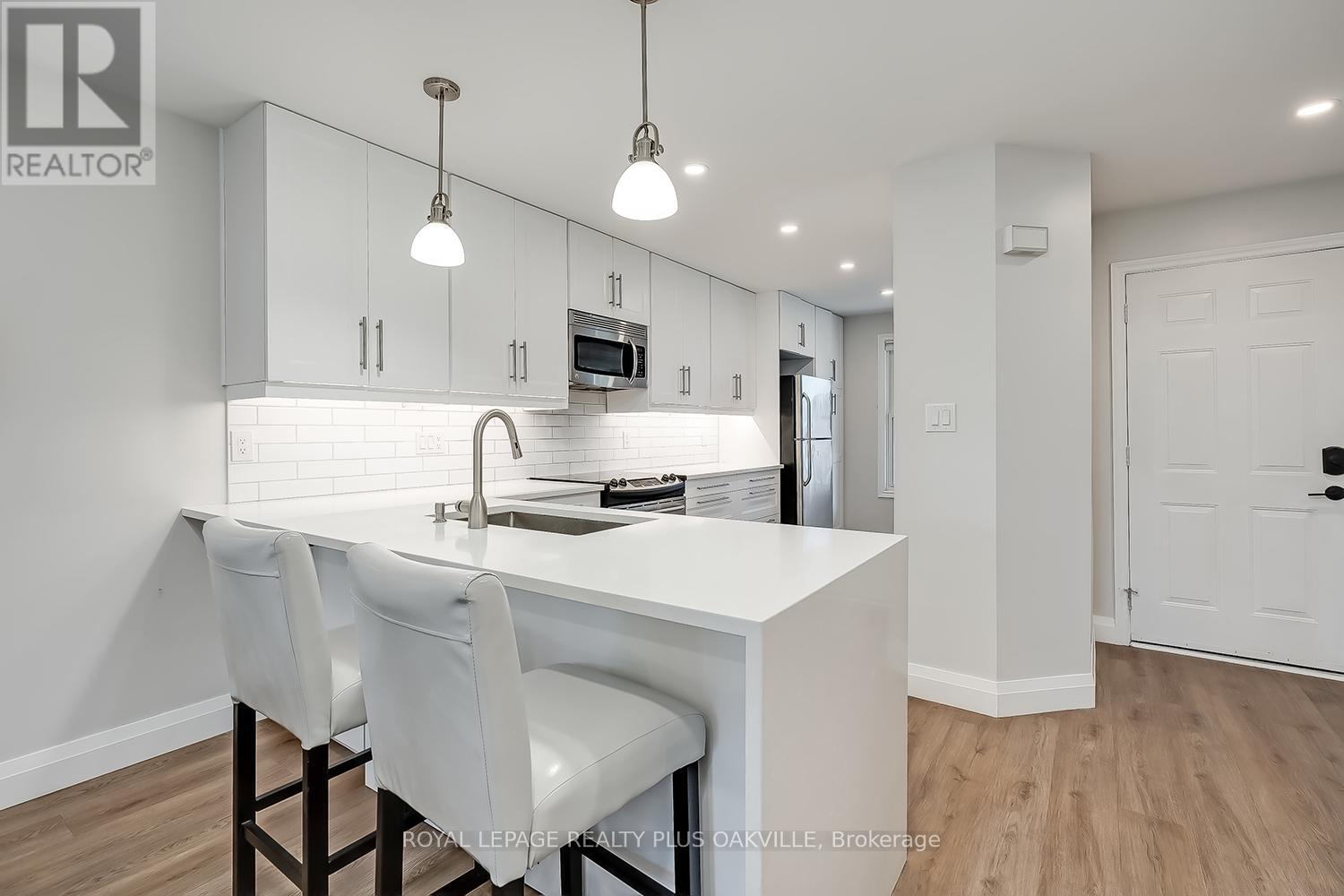 205 - 1220 Thorpe Road, Burlington, Ontario  L7S 2H4 - Photo 6 - W13108280