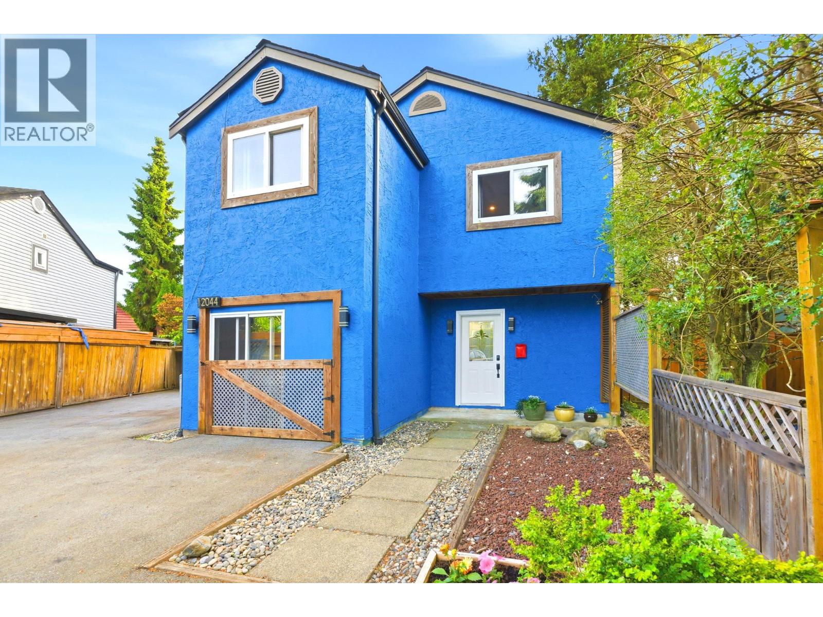 12044 Mcintyre Court, Maple Ridge, British Columbia  V2X 8M8 - Photo 2 - R3126951