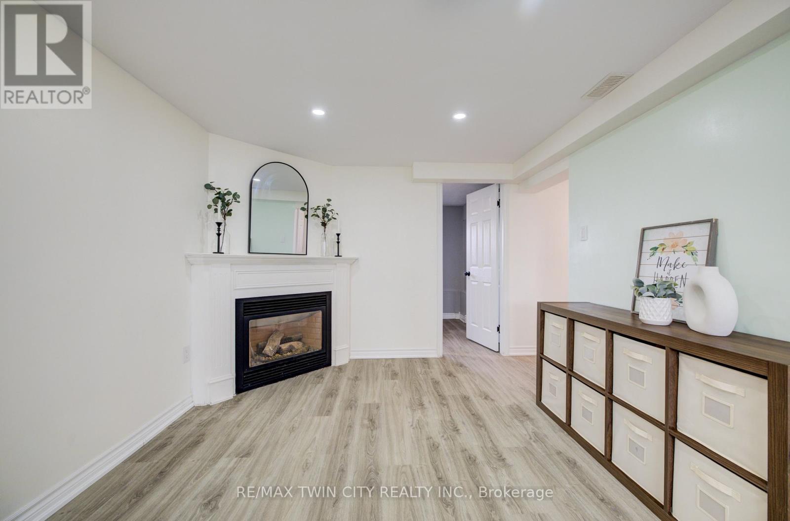 414 Woods Lane, Cambridge, Ontario  N3H 5J4 - Photo 22 - X12965542
