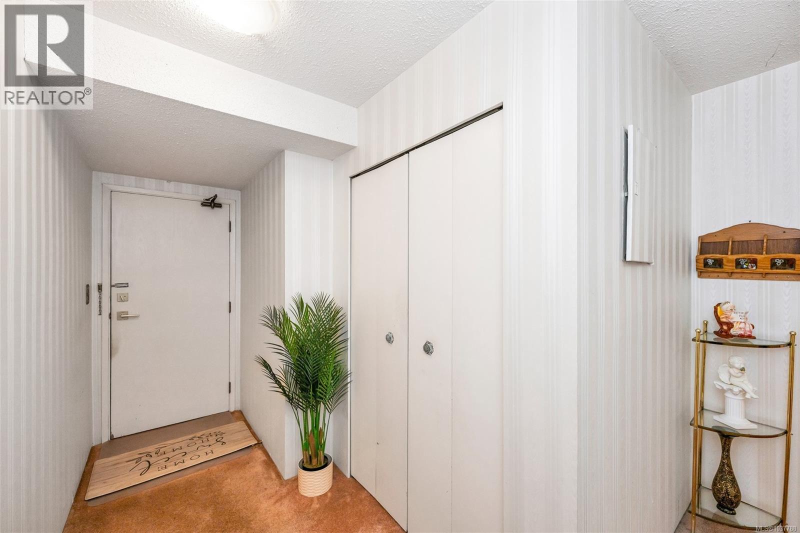 103 1031 Burdett Ave N, Victoria, British Columbia  V8V 3G9 - Photo 5 - 1037788