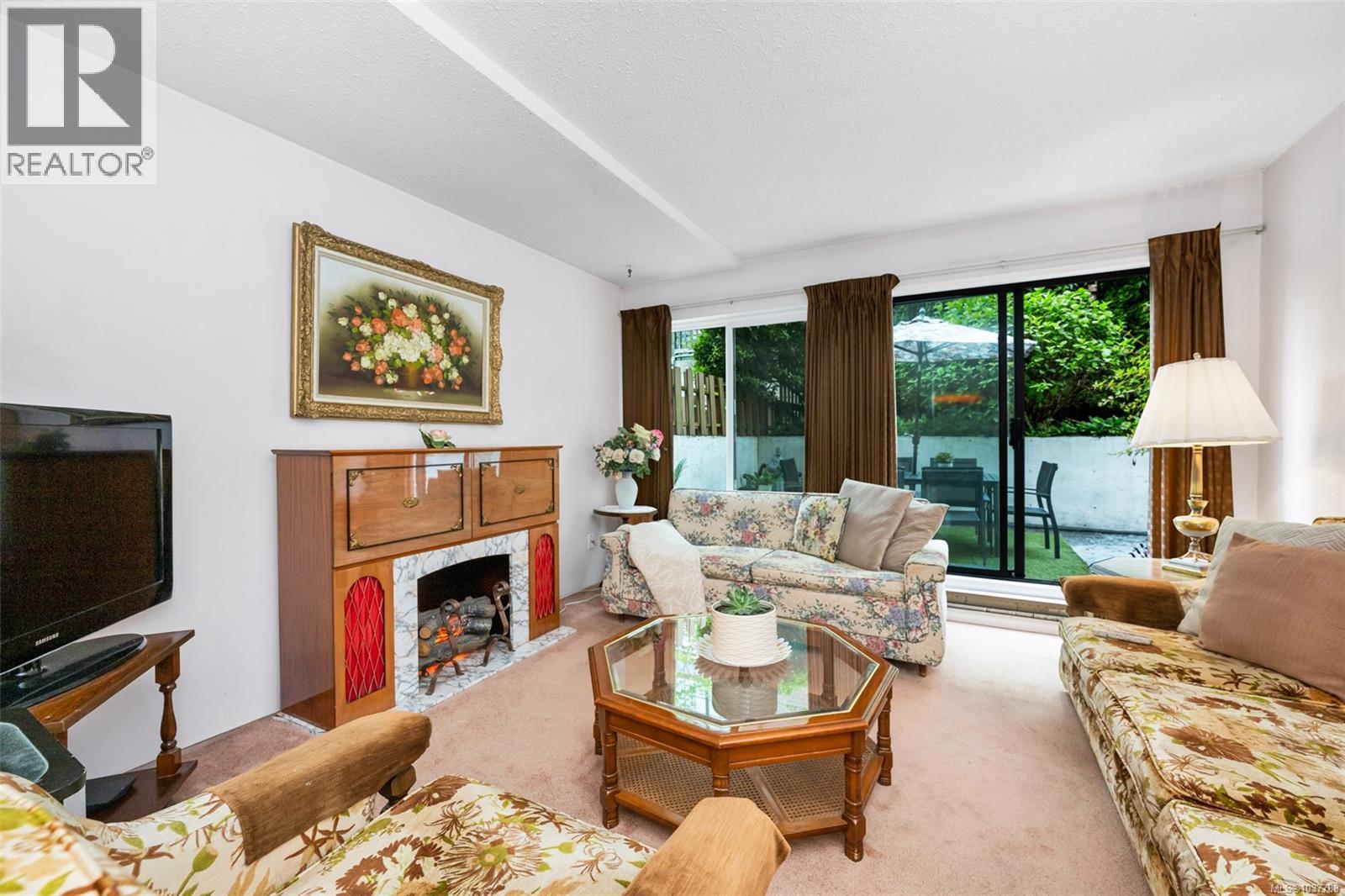 103 1031 Burdett Ave N, Victoria, British Columbia  V8V 3G9 - Photo 3 - 1037788