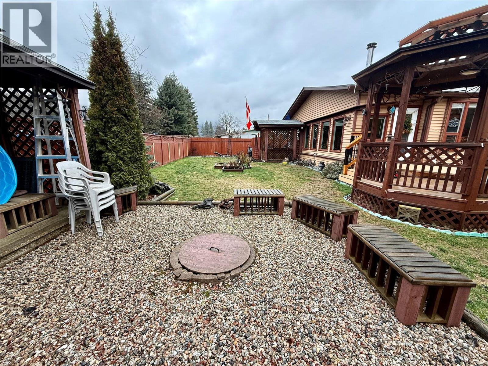 1094 Wanjoff Road, Robson, British Columbia  V0G 1X0 - Photo 37 - 10371827