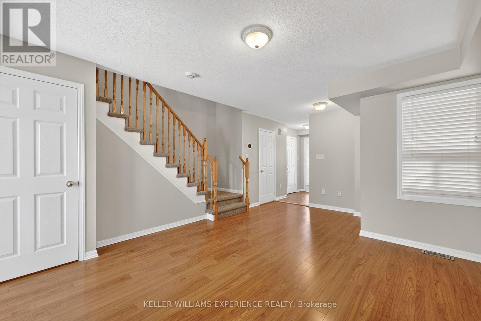 76 Commonwealth Road, Barrie, Ontario  L4M 0C9 - Photo 11 - S13158560