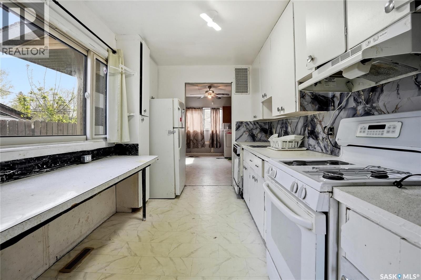 1233 Queen Street, Regina, Saskatchewan  S4T 4B5 - Photo 11 - SK036903