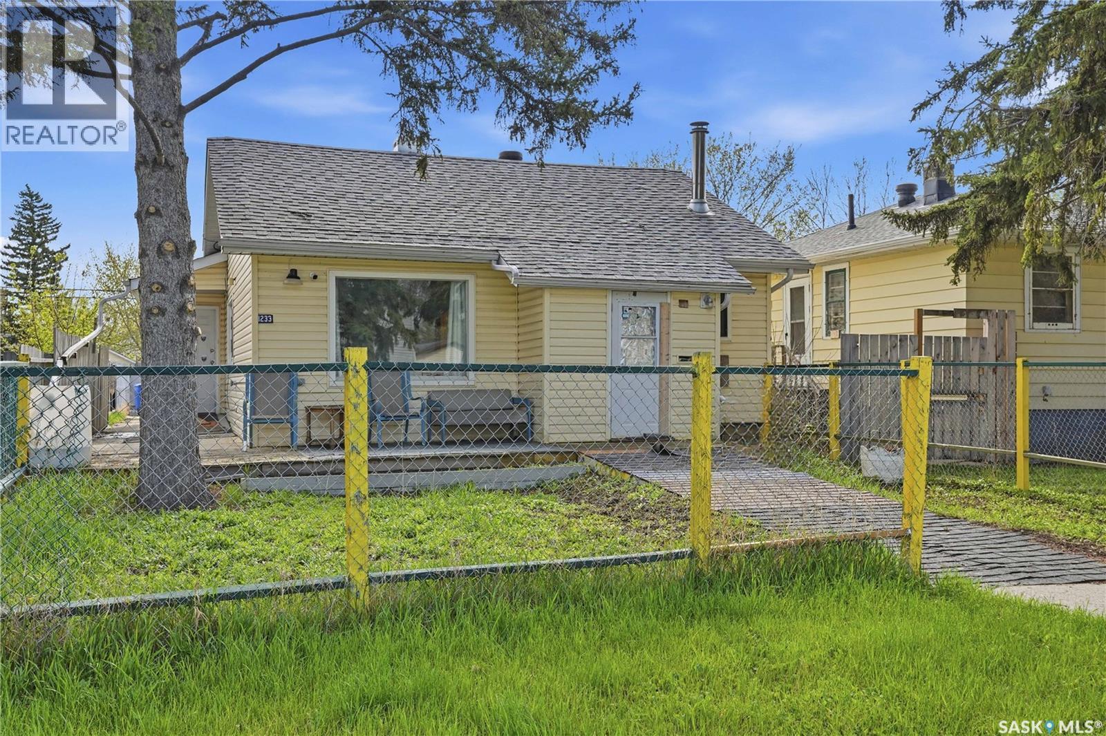 1233 Queen Street, Regina, Saskatchewan  S4T 4B5 - Photo 2 - SK036903