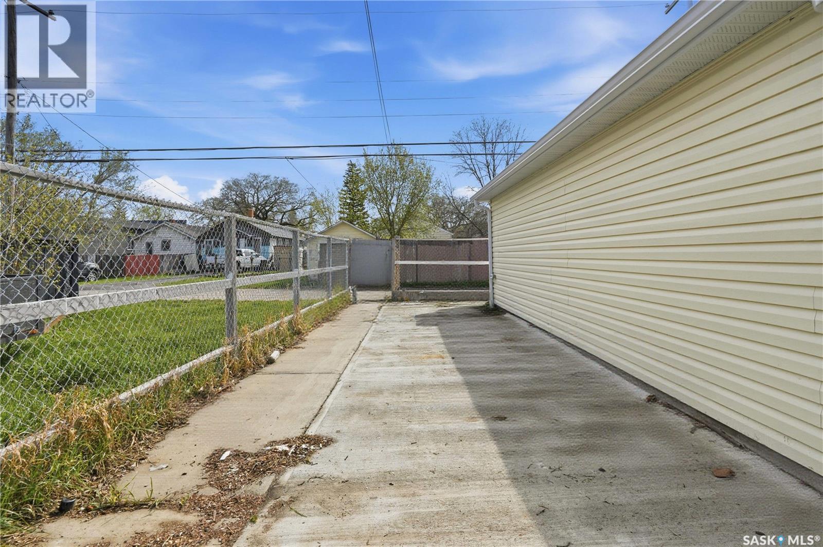 1233 Queen Street, Regina, Saskatchewan  S4T 4B5 - Photo 26 - SK036903
