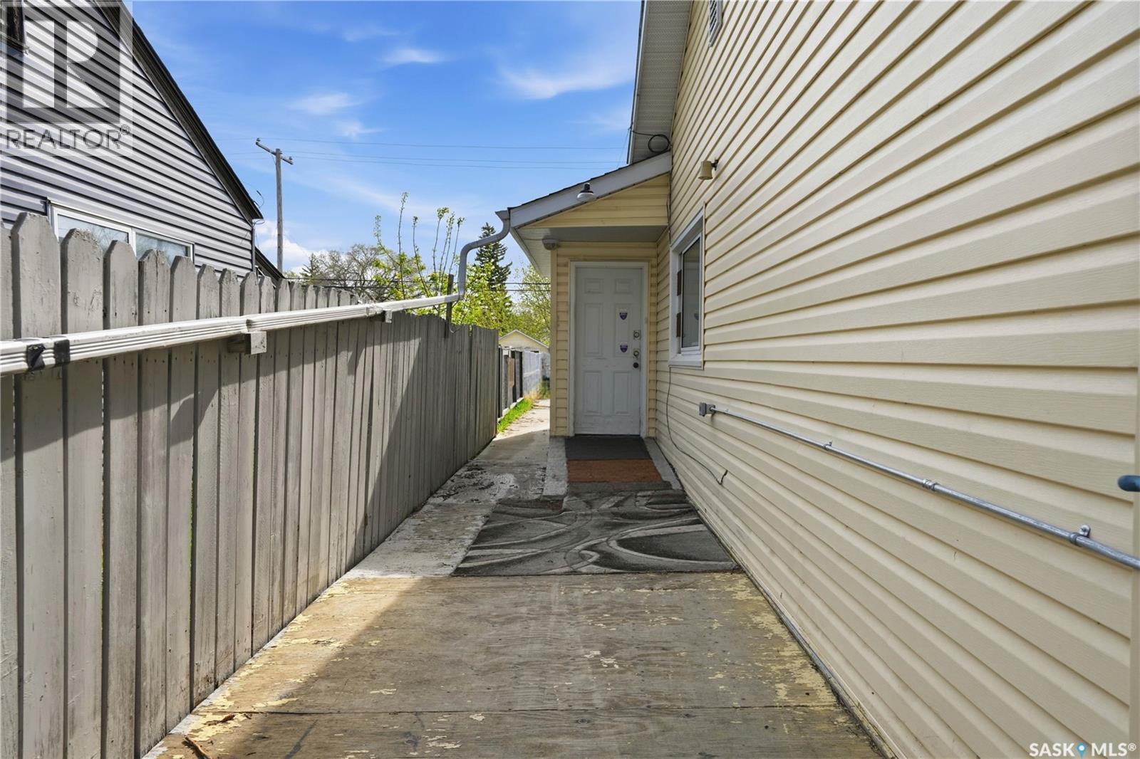 1233 Queen Street, Regina, Saskatchewan  S4T 4B5 - Photo 27 - SK036903