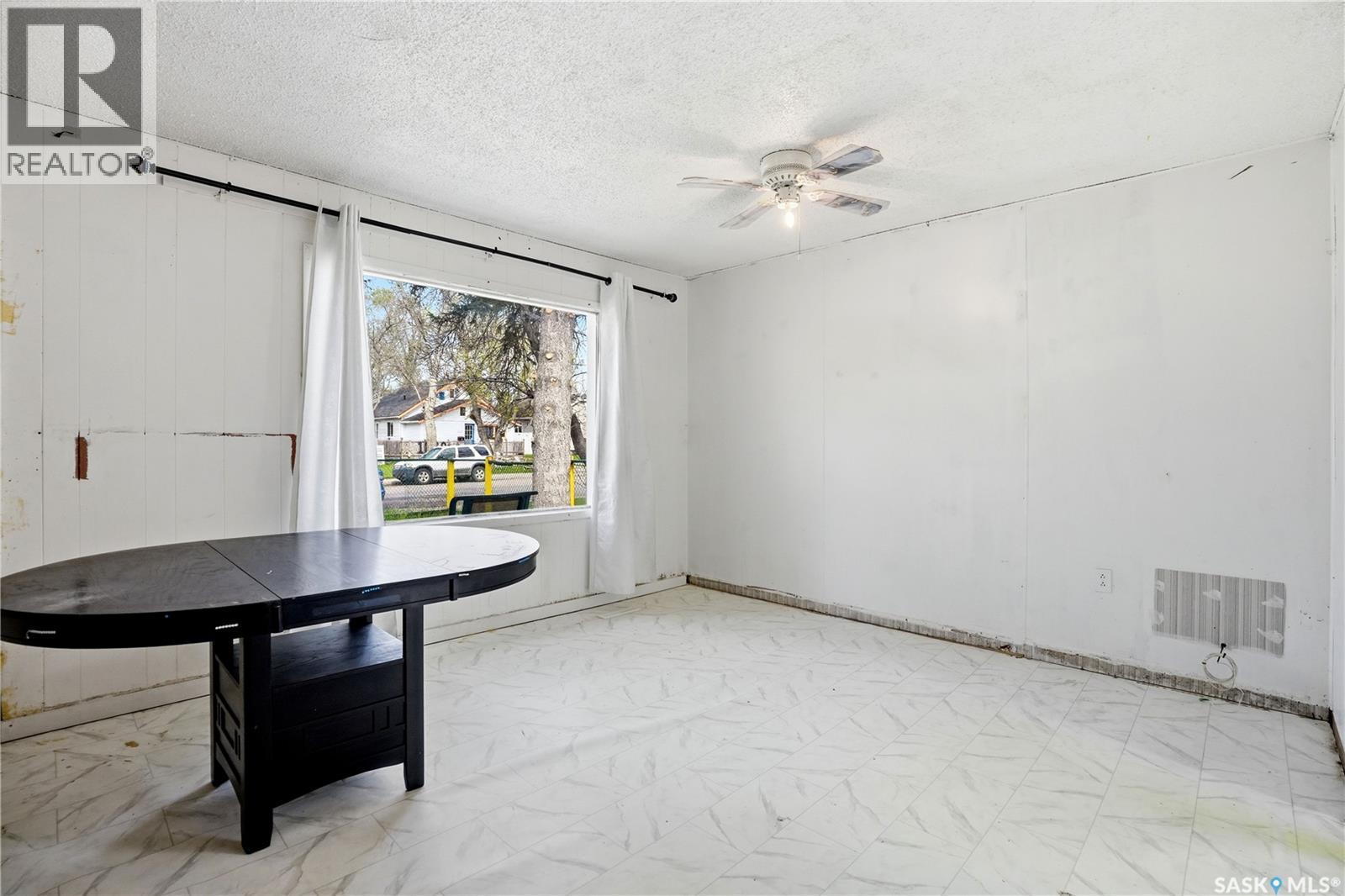 1233 Queen Street, Regina, Saskatchewan  S4T 4B5 - Photo 5 - SK036903