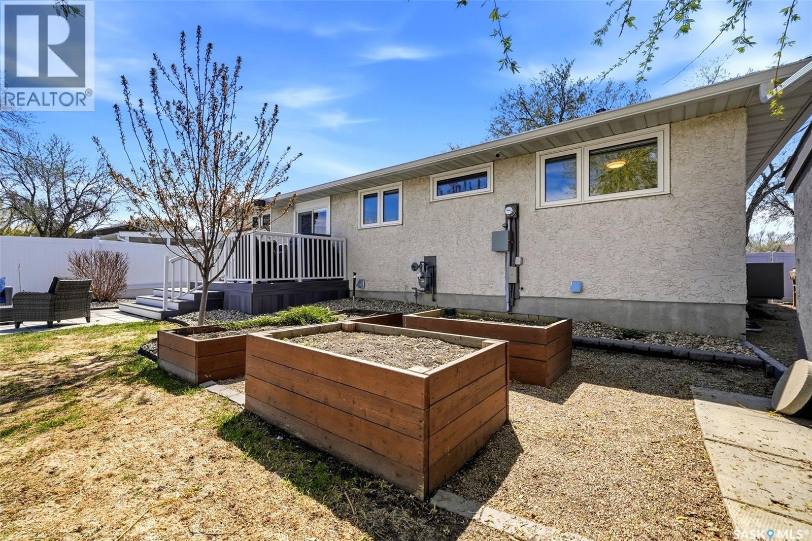 60 French Crescent, Regina, Saskatchewan  S4R 6N4 - Photo 48 - SK036857