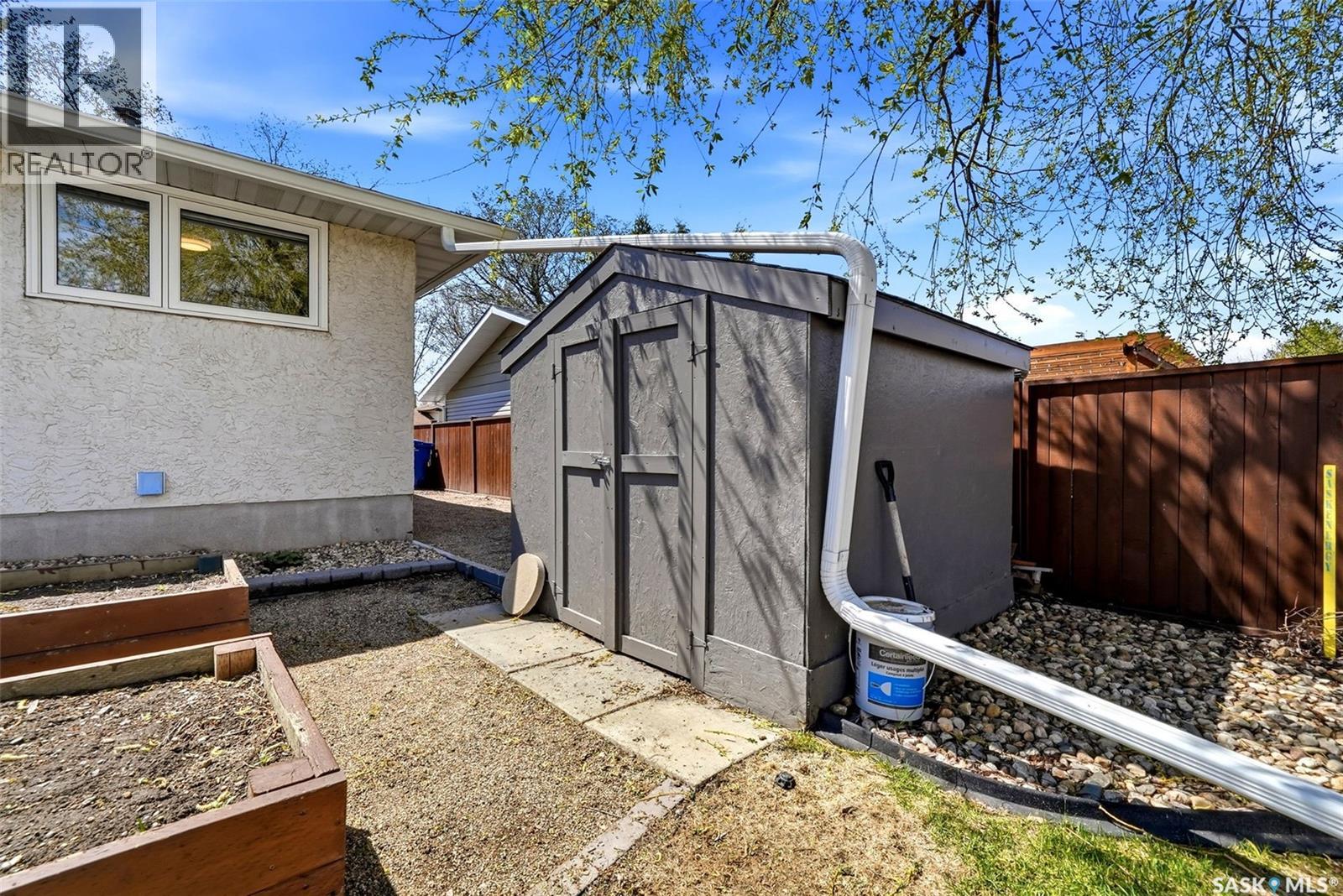 60 French Crescent, Regina, Saskatchewan  S4R 6N4 - Photo 49 - SK036857
