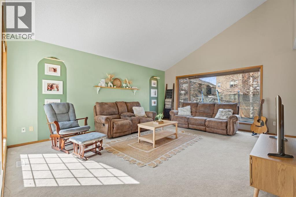 133 Carr Crescent, Okotoks, Alberta  T1S 1E5 - Photo 4 - A2308627
