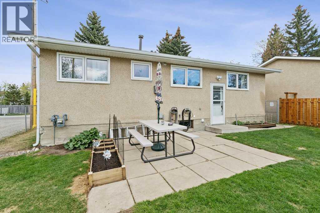 840 Pinecliff Drive Ne, Calgary, Alberta  T1Y 3W7 - Photo 18 - A2312608
