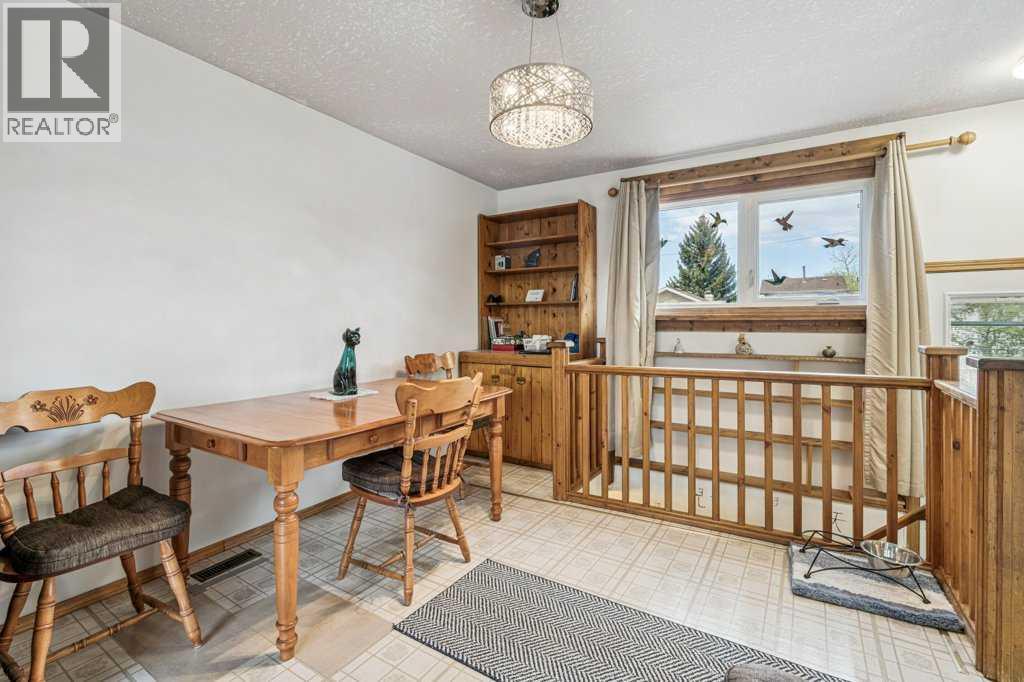 840 Pinecliff Drive Ne, Calgary, Alberta  T1Y 3W7 - Photo 5 - A2312608